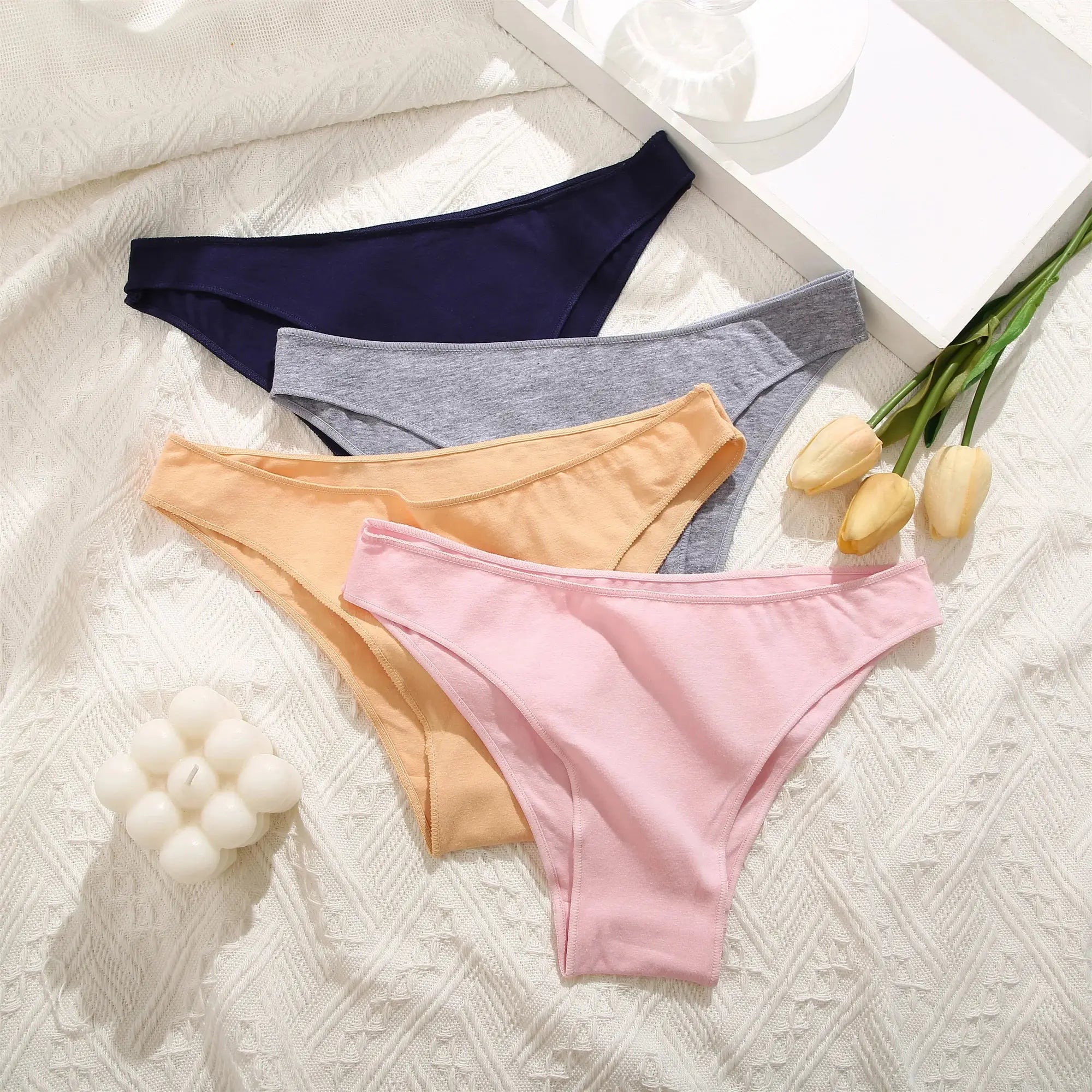 Lot de 04 culottes coton sans couture