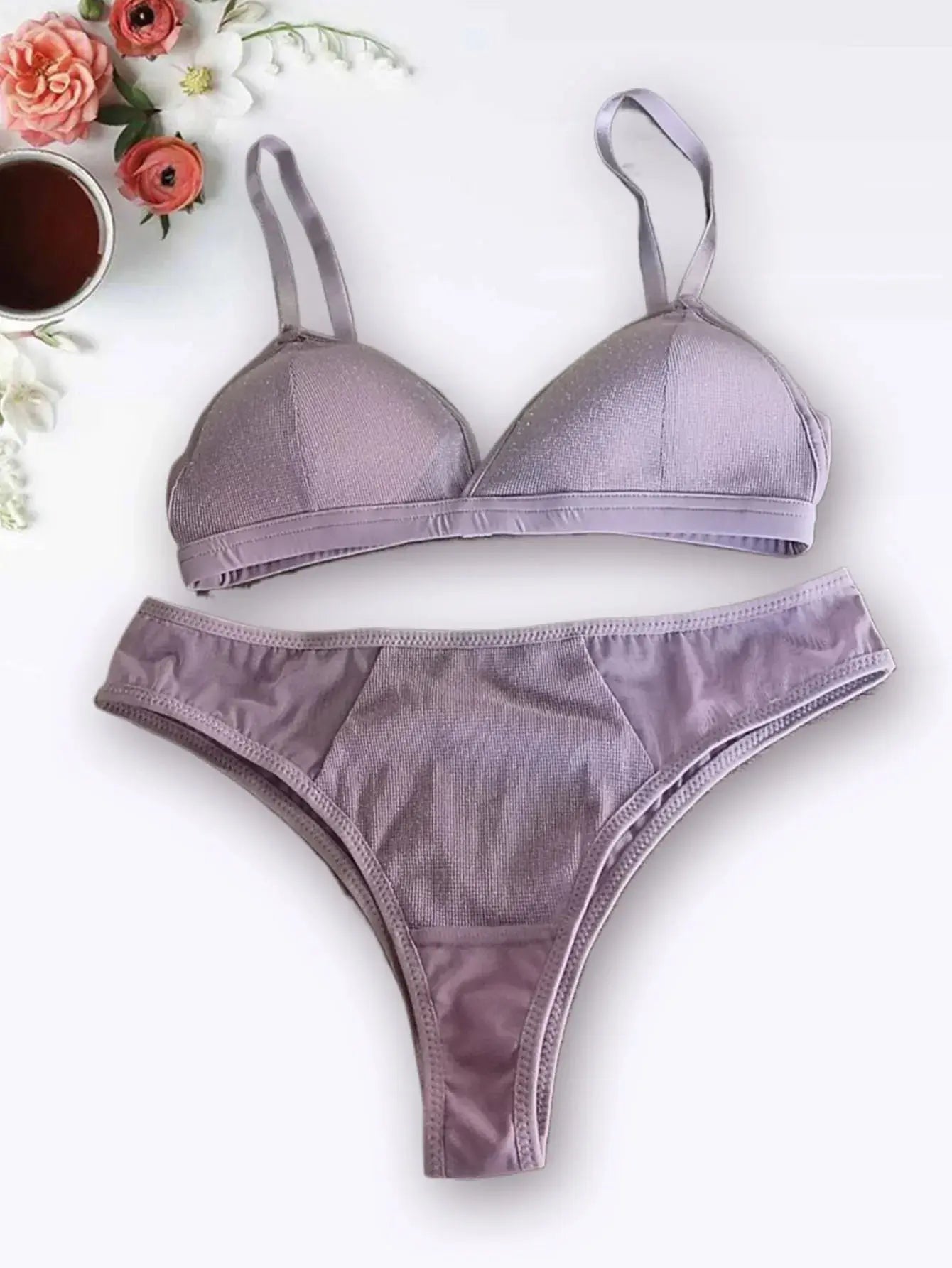 Ensemble soutien-gorge à bonnets triangulaires étincelants