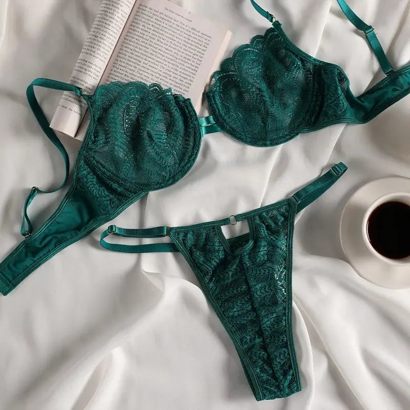 Ensemble deux pieces de Lingerie romantique en dentelle