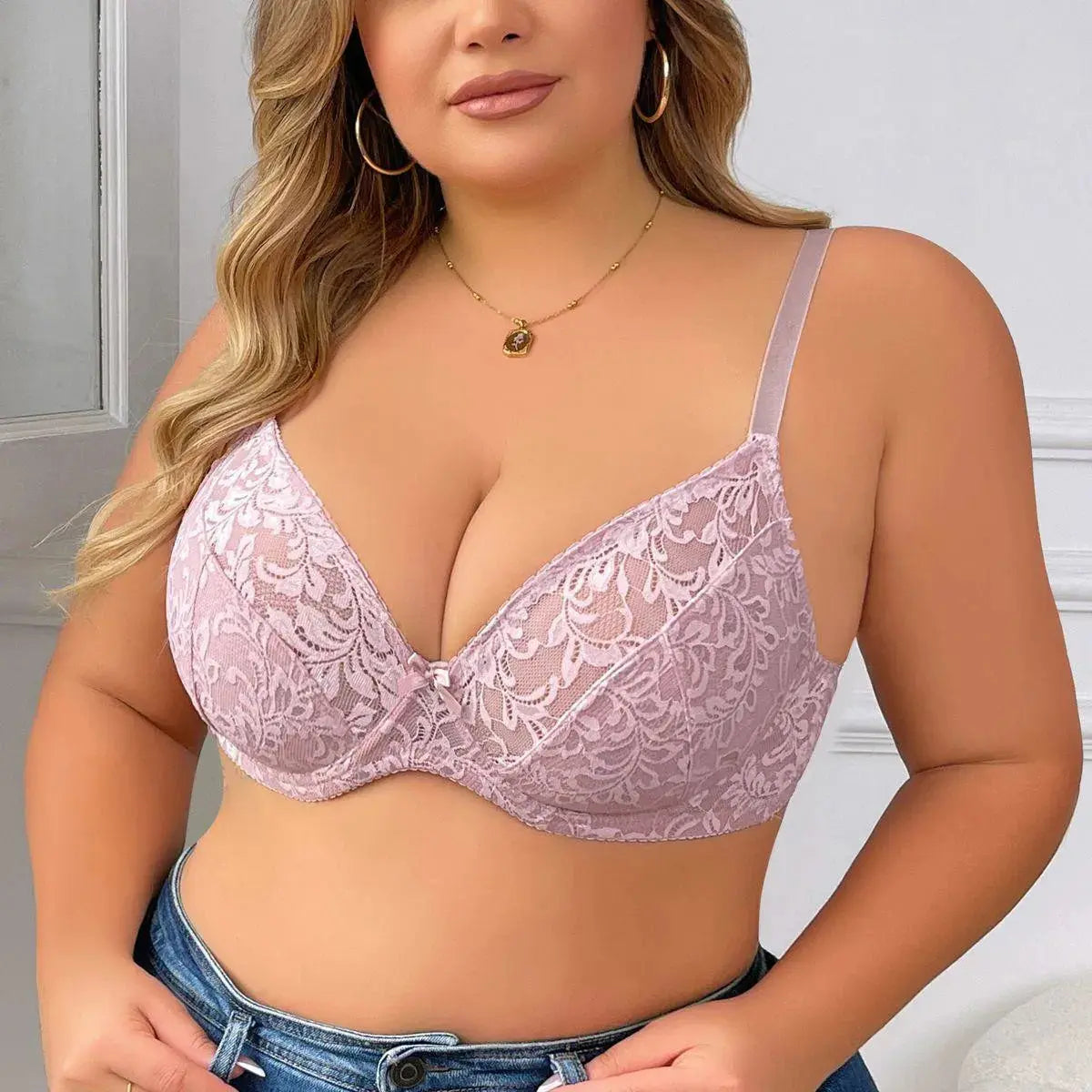 Soutien-gorge en dentelle à armatures pour femme - Grande taille.